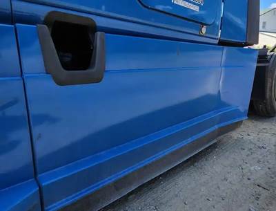 Freightliner Cascadia 126 Left Fuel Tank