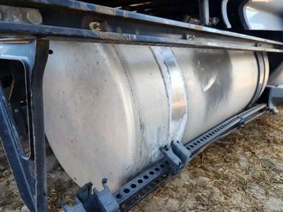 Freightliner Cascadia 126 Right Fuel Tank