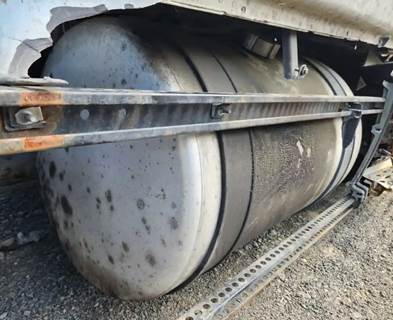Freightliner Cascadia 126 Right Fuel Tank