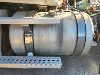 Freightliner Cascadia 126 Left Fuel Tank