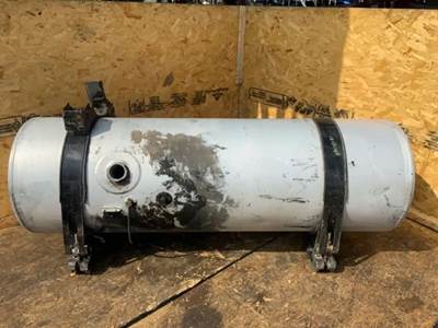 Freightliner Century Class 120 Right Fuel Tank for a 2007 Freightliner CST120