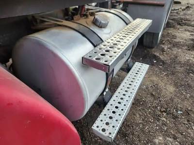 Freightliner Columbia 112 Left Fuel Tank