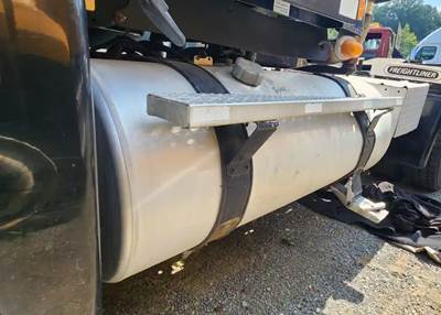 Freightliner Columbia 120 Left Fuel Tank