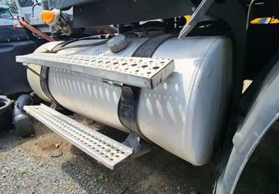 Freightliner Columbia 120 Right Fuel Tank