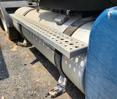 Freightliner Columbia 120 Right Fuel Tank