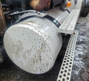Freightliner Columbia 120 Right Fuel Tank