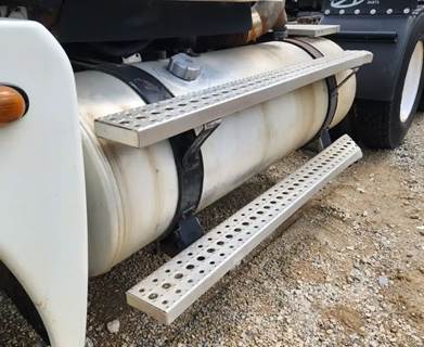 Freightliner Columbia 120 Left Fuel Tank