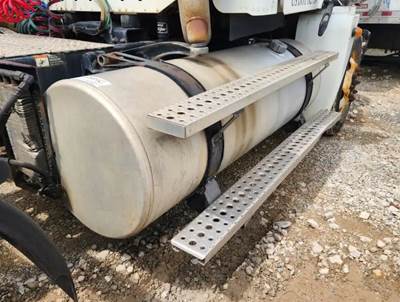 Freightliner Columbia 120 Right Fuel Tank