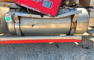 Freightliner Coronado 132 Left Fuel Tank for a 2020 Freightliner Coronado 132 Glider