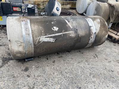 Freightliner FLD112 Left Fuel Tank for a 1997 Freightliner FLD112SD