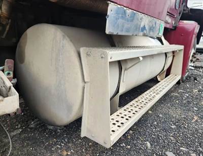 Freightliner FLD120 Right Fuel Tank