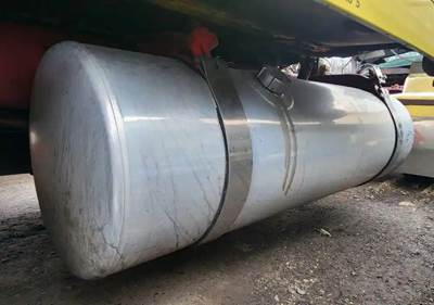 Freightliner FLD132 Classic XL Left Fuel Tank for a 2001 Freightliner FLD132 XL CLASSIC