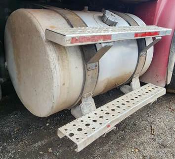 Freightliner M2 112 Right Fuel Tank for a 2007 Freightliner M2 112 Medium Duty