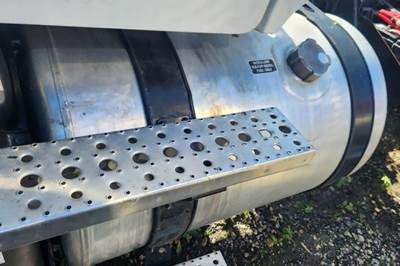 Freightliner M2 112 Left Fuel Tank for a 2017 Freightliner M2 112 Medium Duty