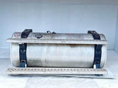 Freightliner M2 112 Left Fuel Tank for a 2005 Freightliner M2 112 Medium Duty