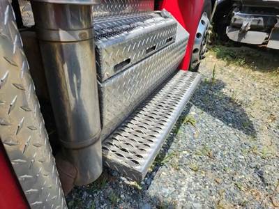 International 4300LP Right Fuel Tank for a 2009 International 4300 LP