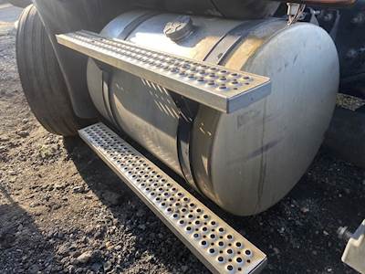 International 9200i Left Fuel Tank