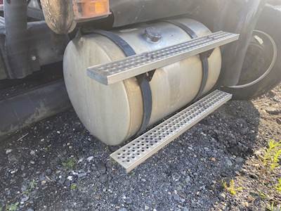 International 9200i Right Fuel Tank