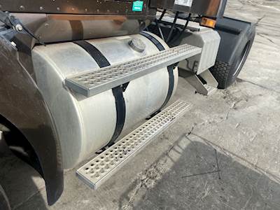 International 9200i Left Fuel Tank