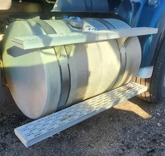 International 9200i Right Fuel Tank