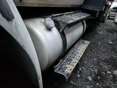 International DuraStar 4300 Left Fuel Tank