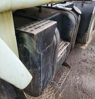 International F2275 Left Fuel Tank for a 1980 International F-2275