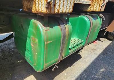 International F2554 Left Fuel Tank for a 1997 International F-2554