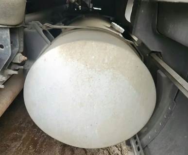 International LT625 Right Fuel Tank