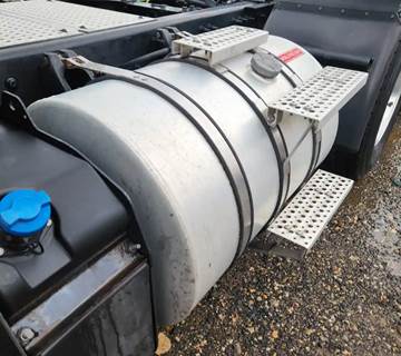 International RH613 Left Fuel Tank