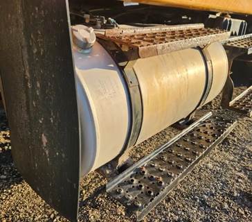 International WorkStar 7400 Left Fuel Tank