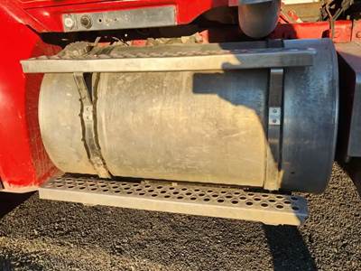 Kenworth T880 Left Fuel Tank