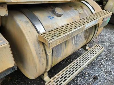 Mack CHN613 Left Fuel Tank