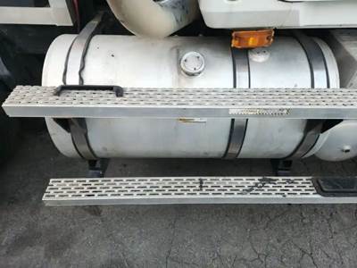 Mack CL713 Right Fuel Tank