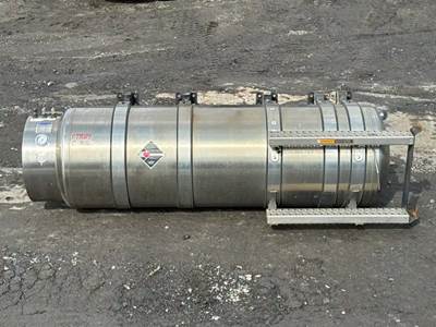 Mack CXU633T Right Fuel Tank