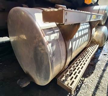 Mack Granite CV713 Right Fuel Tank for a 2006 Mack CV713 Granite