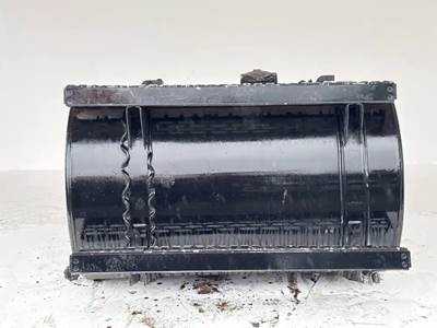 Mack Granite CV713 Left Fuel Tank for a 2004 Mack CV713 Granite