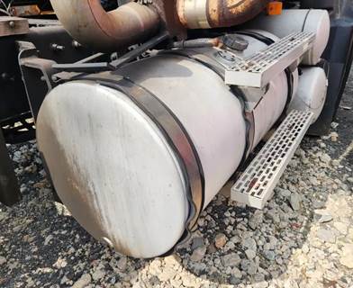 Mack Granite CV713 Right Fuel Tank for a 2005 Mack CV713 Granite