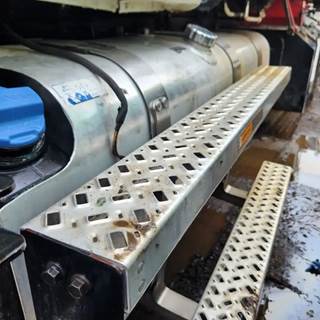 Mack Granite GU533 Left Fuel Tank for a 2018 Mack GU533