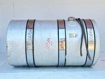 Mack Pinnacle CHU613 Right Fuel Tank for a 2013 Mack CHU613
