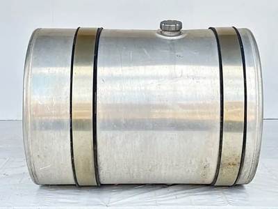 Mack Pinnacle CXU612 Right Fuel Tank for a 2013 Mack CXU612