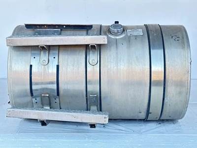 Mack Pinnacle CXU612 Left Fuel Tank for a 2013 Mack CXU612