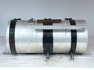 Mack Pinnacle CXU612 Left Fuel Tank for a 2011 Mack CXU612