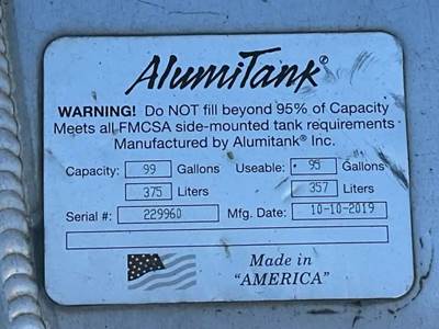 Mack Pinnacle CXU612 Left Fuel Tank for a 2013 Mack CXU612