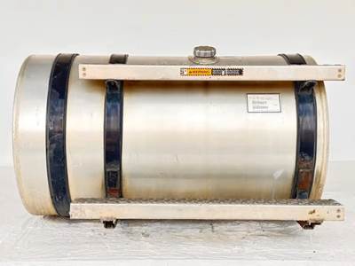 Mack Pinnacle CXU612 Right Fuel Tank for a 2008 Mack CXU612