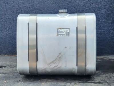 Mack Pinnacle CXU613 Right Fuel Tank for a 2014 Mack CXU613