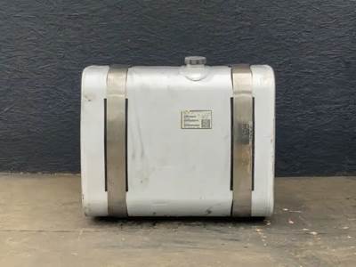 Mack Pinnacle CXU613 Right Fuel Tank for a 2013 Mack CXU613