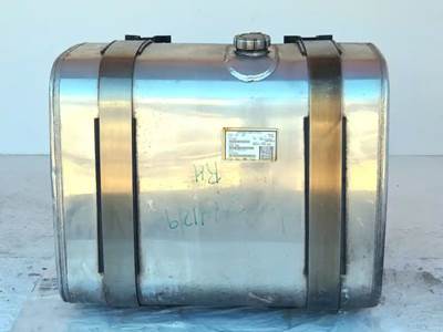 Mack Pinnacle CXU613 Right Fuel Tank for a 2013 Mack CXU613