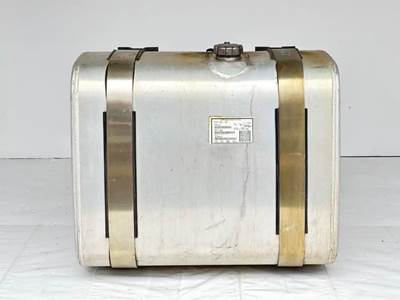 Mack Pinnacle CXU613 Right Fuel Tank for a 2013 Mack CXU613
