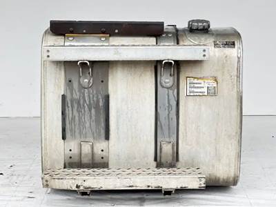 Mack Pinnacle CXU613 Left Fuel Tank for a 2013 Mack CXU613