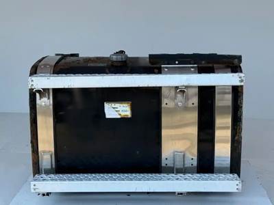 Mack Pinnacle CXU613 Left Fuel Tank for a 2015 Mack CXU613